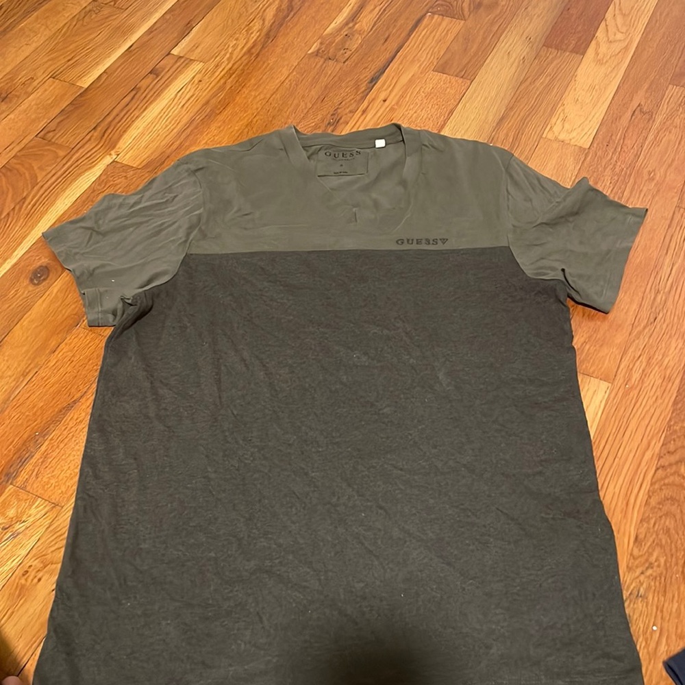 Guess men top